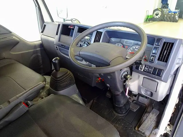 いすゞ エルフ TPG-NJR85A(2WD)の写真5