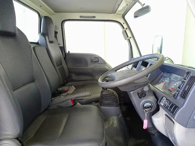 いすゞ エルフ TPG-NJR85A(2WD)の写真6