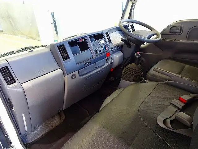 いすゞ エルフ TPG-NJR85A(2WD)の写真7