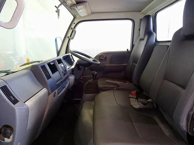 いすゞ エルフ TPG-NJR85A(2WD)の写真8