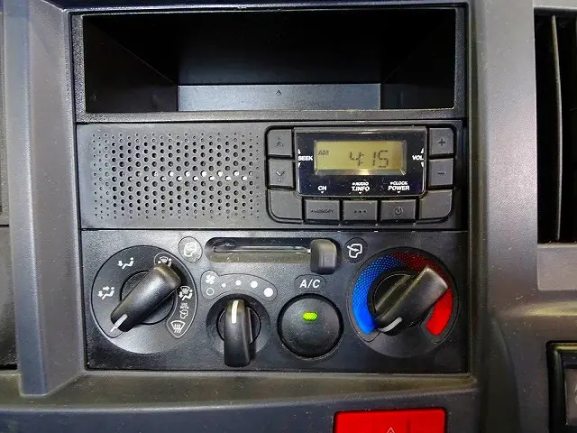 いすゞ エルフ TPG-NJR85A(2WD)の写真11