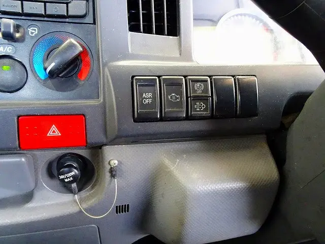 いすゞ エルフ TPG-NJR85A(2WD)の写真12