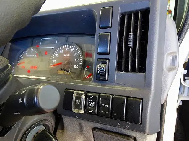 いすゞ エルフ TPG-NJR85A(2WD)の写真16