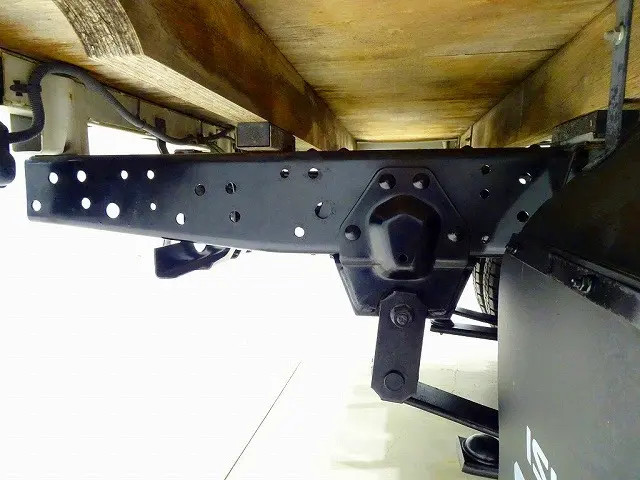 シャーシは 錆止め/マフラー塗装 仕上げに力を入れています。|いすゞ エルフ TPG-NJR85A(2WD)の写真41