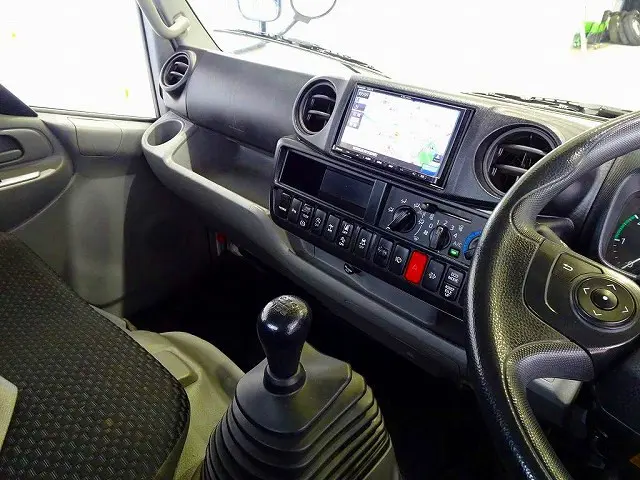 日野 デュトロ 2KG-XZU685M(4WD)の写真9