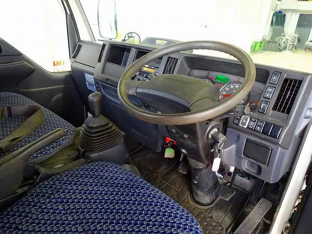 いすゞ エルフ 2RG-NHS88A(4WD)の写真5
