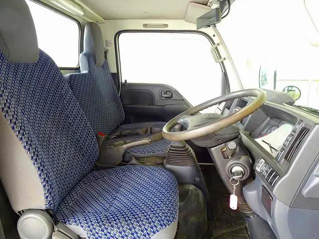 いすゞ エルフ 2RG-NHS88A(4WD)の写真6