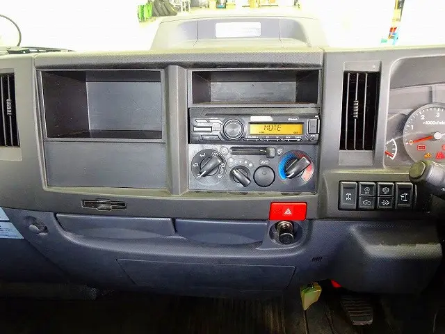 いすゞ エルフ 2RG-NHS88A(4WD)の写真10