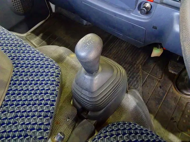 いすゞ エルフ 2RG-NHS88A(4WD)の写真14