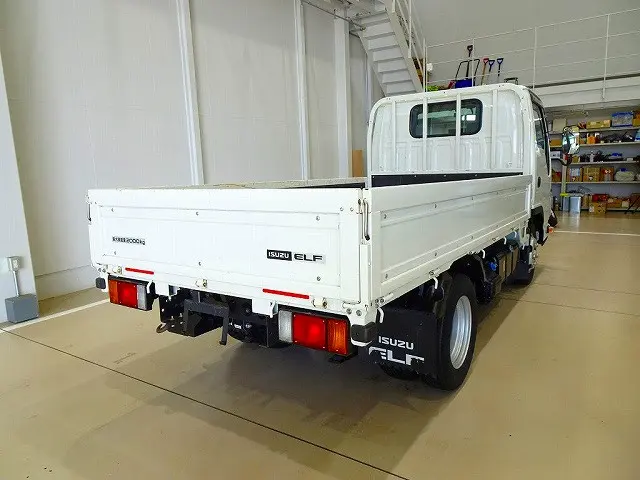 いすゞ エルフ 2RG-NJR88A(2WD)の写真3