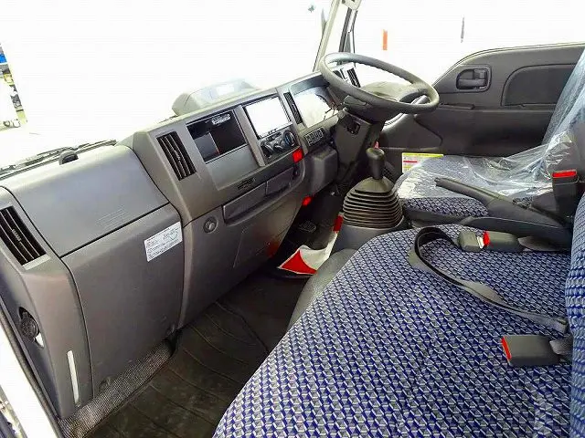 AC　PS　PW　SRS　ABS　キーレス　左電格ミラー　社外メモリーナビ/バックカメラ連動/フルセグTV/DVD(CN-HE01D)　ETC2.0　バックモニター　ドライブレコーダー　フロア5MT|いすゞ エルフ 2RG-NJR88A(2WD)の写真7