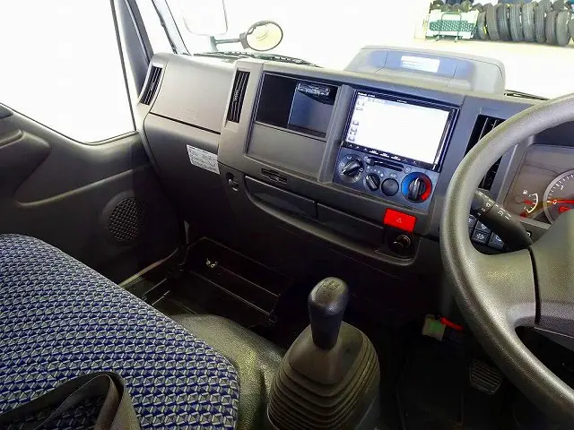 いすゞ エルフ 2RG-NJR88A(2WD)の写真9