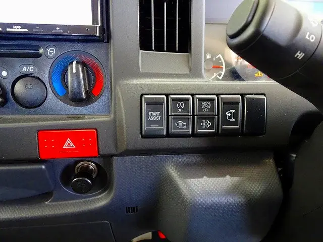 いすゞ エルフ 2RG-NJR88A(2WD)の写真11