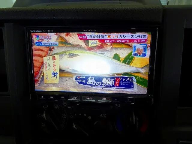 社外メモリーナビ/バックカメラ連動/フルセグTV/DVD(CN-HE01D)|いすゞ エルフ 2RG-NJR88A(2WD)の写真15