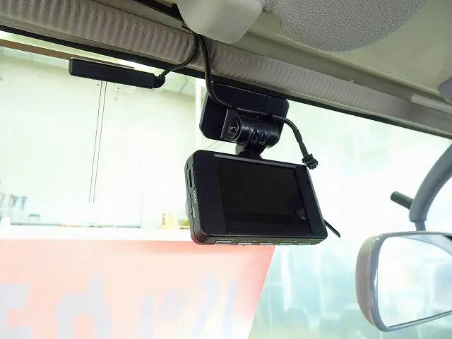 ドライブレコーダー|いすゞ エルフ 2RG-NJR88A(2WD)の写真16