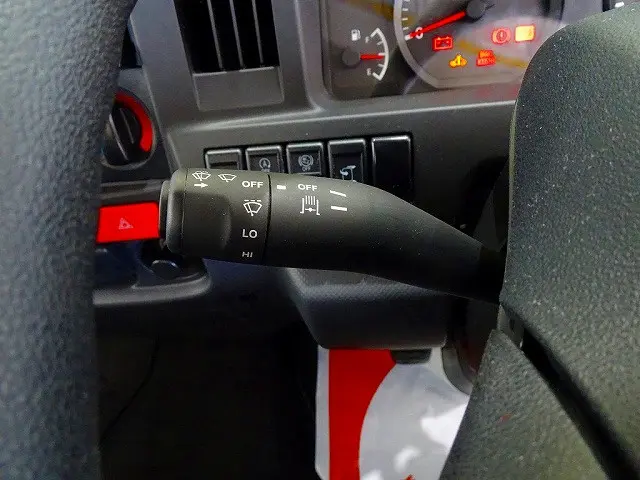 いすゞ エルフ 2RG-NJR88A(2WD)の写真20