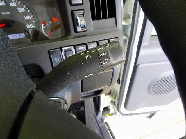 いすゞ エルフ 2RG-NJR88A(2WD)の写真21