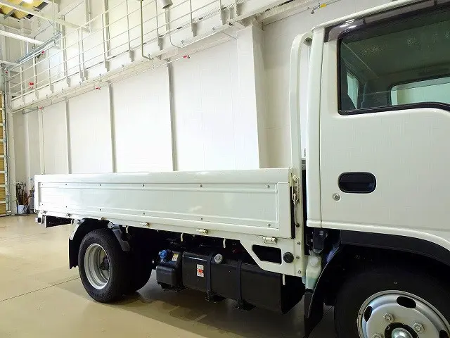 いすゞ エルフ 2RG-NJR88A(2WD)の写真23