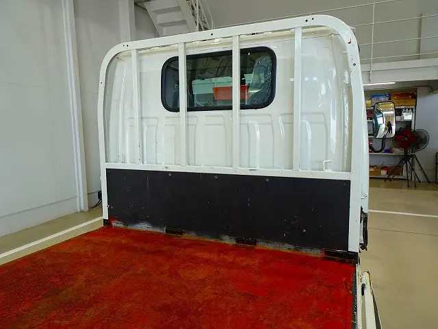荷台内寸：312×162×38　三方開　床鉄板張り　リアアオリチェーン2個|いすゞ エルフ 2RG-NJR88A(2WD)の写真25