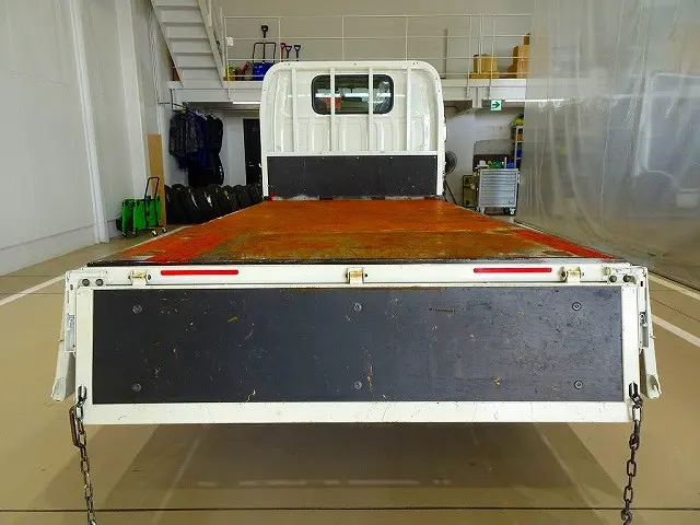 荷台内寸：312×162×38　三方開　床鉄板張り　リアアオリチェーン2個|いすゞ エルフ 2RG-NJR88A(2WD)の写真31