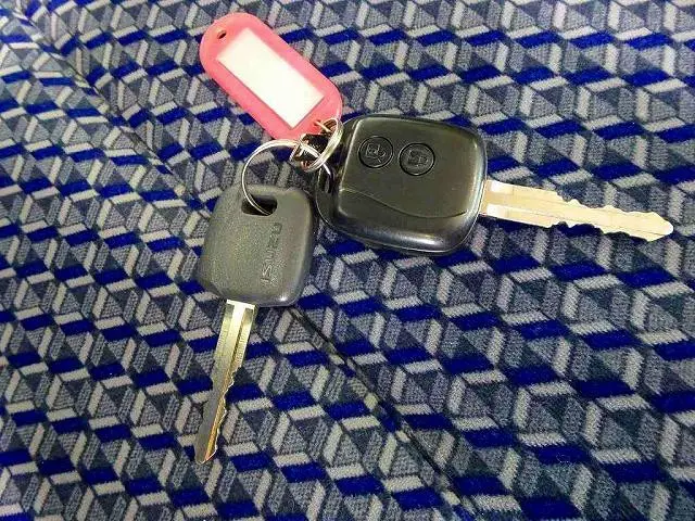 いすゞ エルフ 2RG-NJR88A(2WD)の写真44