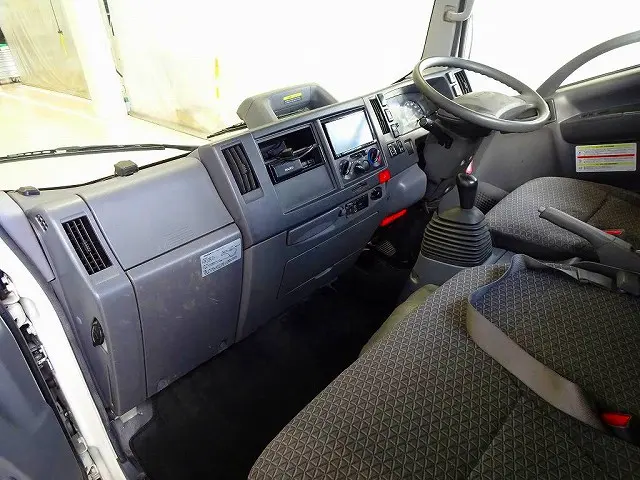 いすゞ エルフ 2RG-NLR88AR(2WD)の写真8