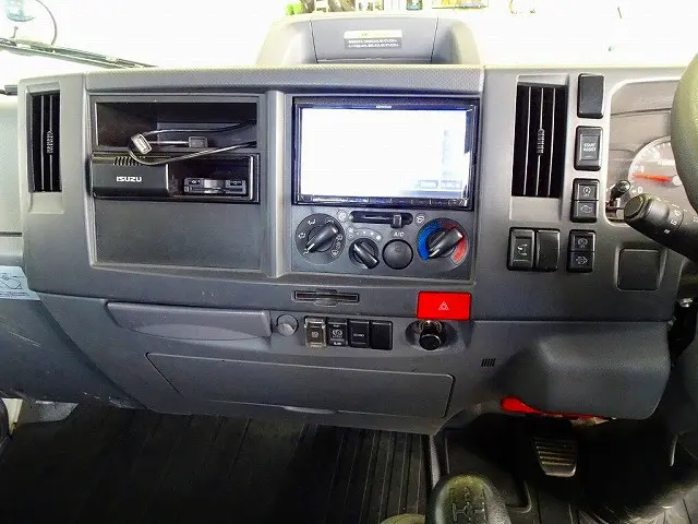 いすゞ エルフ 2RG-NLR88AR(2WD)の写真11