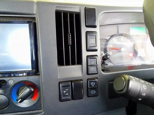 いすゞ エルフ 2RG-NLR88AR(2WD)の写真12