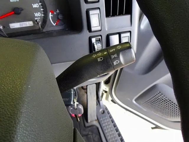 いすゞ エルフ 2RG-NLR88AR(2WD)の写真21