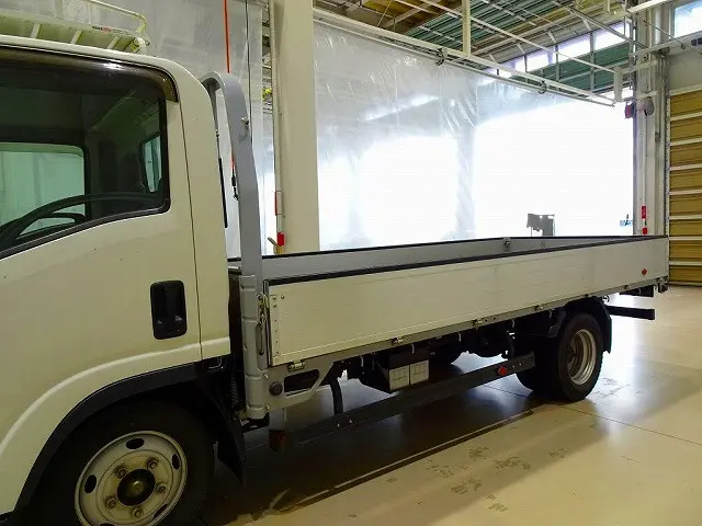 いすゞ エルフ 2RG-NLR88AR(2WD)の写真24