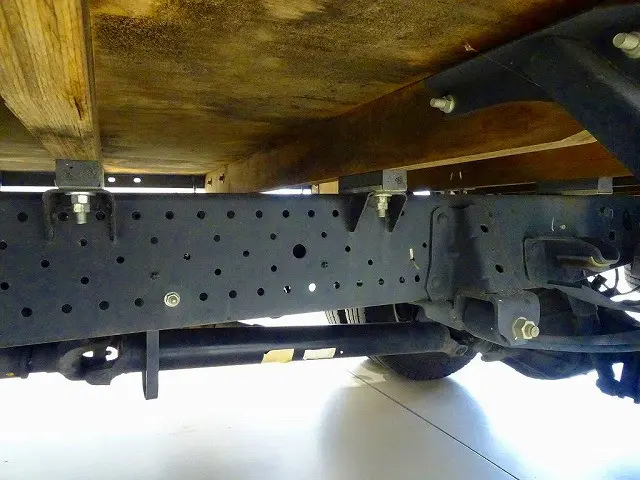 いすゞ エルフ 2RG-NLR88AR(2WD)の写真32