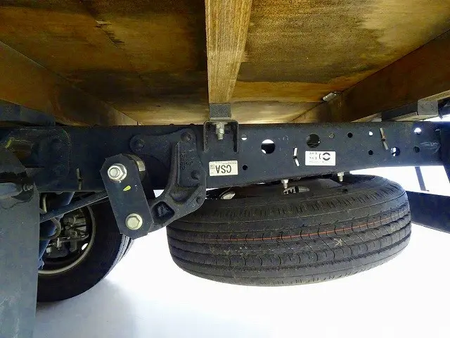 いすゞ エルフ 2RG-NLR88AR(2WD)の写真33