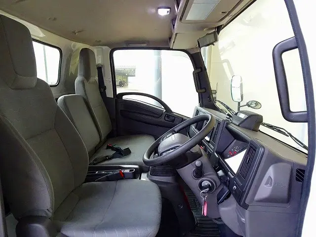 いすゞ エルフ 2RG-NPR88AC(2WD)の写真6