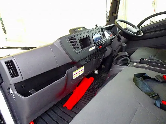 いすゞ エルフ 2RG-NPR88AC(2WD)の写真8