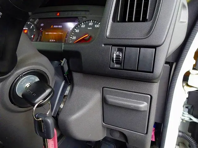 いすゞ エルフ 2RG-NPR88AC(2WD)の写真21