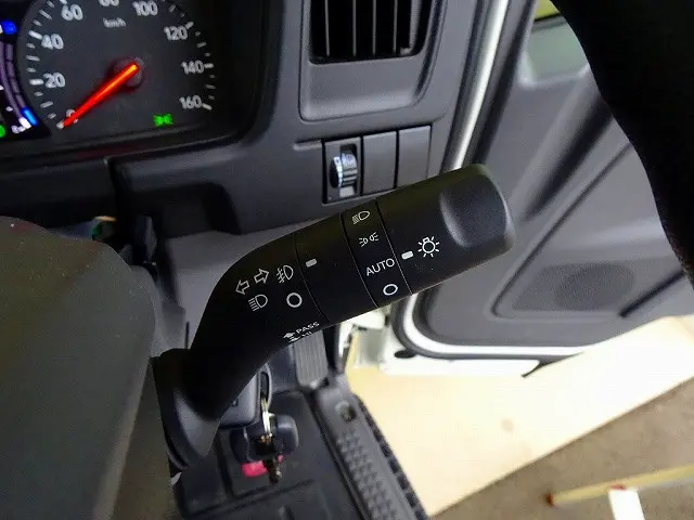 いすゞ エルフ 2RG-NPR88AC(2WD)の写真23