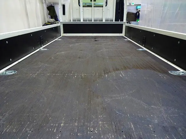 いすゞ エルフ 2RG-NPR88AC(2WD)の写真24