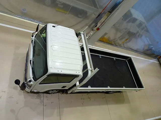 いすゞ エルフ 2RG-NPR88AC(2WD)の写真31