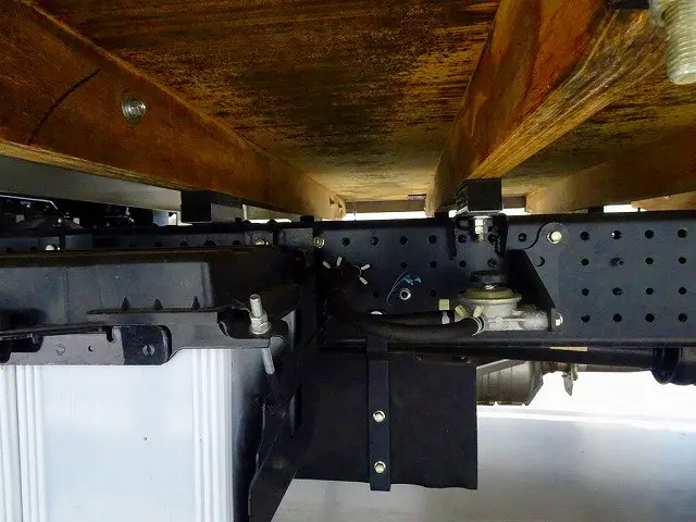 いすゞ エルフ 2RG-NPR88AC(2WD)の写真33