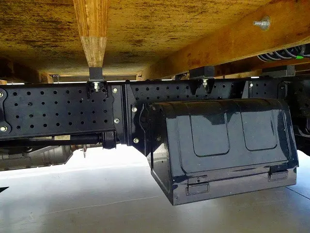 いすゞ エルフ 2RG-NPR88AC(2WD)の写真34