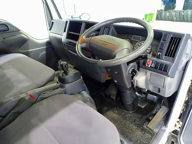 いすゞ エルフ SKG-NHS85A(4WD)の写真5