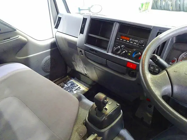 いすゞ エルフ SKG-NHS85A(4WD)の写真9