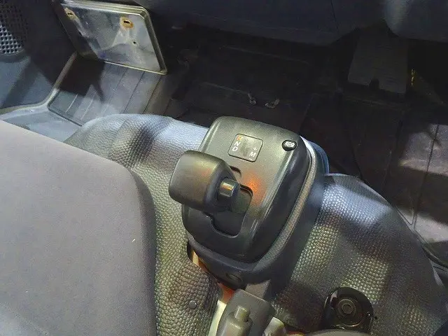 いすゞ エルフ SKG-NHS85A(4WD)の写真12