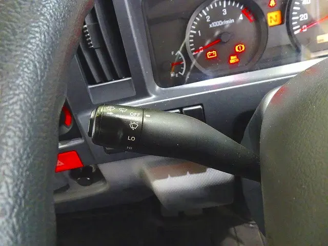 いすゞ エルフ SKG-NHS85A(4WD)の写真15