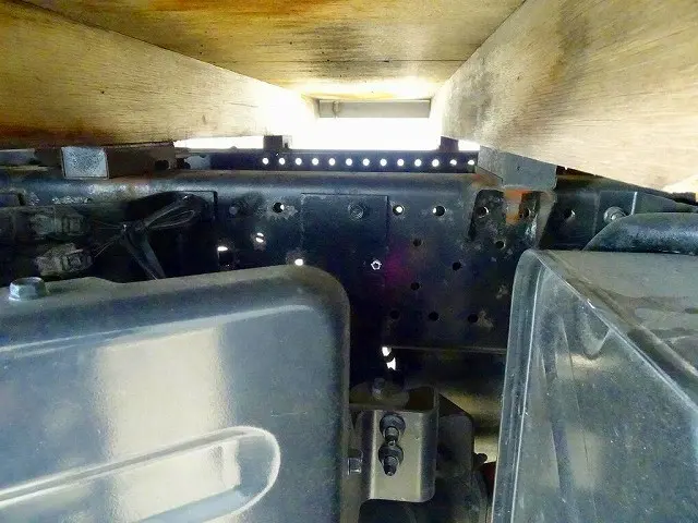 いすゞ エルフ SKG-NHS85A(4WD)の写真32