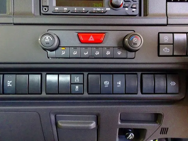 いすゞ フォワード 2RG-FRR90S3(2WD)の写真13