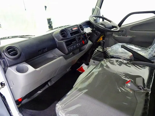 AC PS PW SRS ABS 集中ドアロック 左電格ミラー AM/FMラジオ ETC ルームミラー式バックモニター ターボ 排気ブレーキ フロア6MT|日野 デュトロ 2KG-XZC600T(2WD)の写真7
