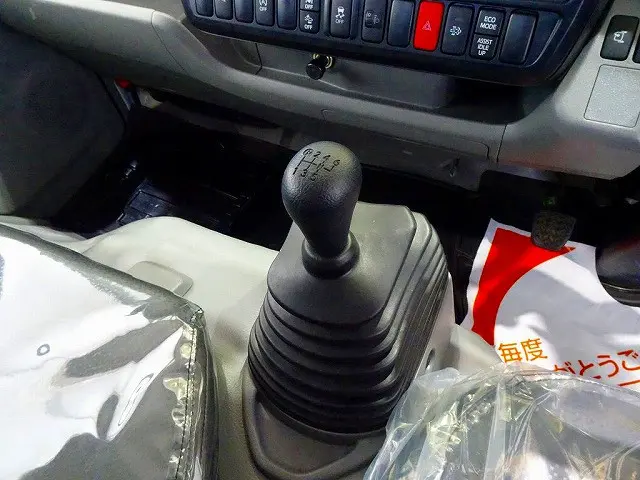 フロア6MT|日野 デュトロ 2KG-XZC600T(2WD)の写真15