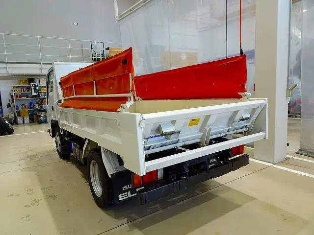 いすゞ エルフ 2PG-NKS88AN(4WD)の写真4