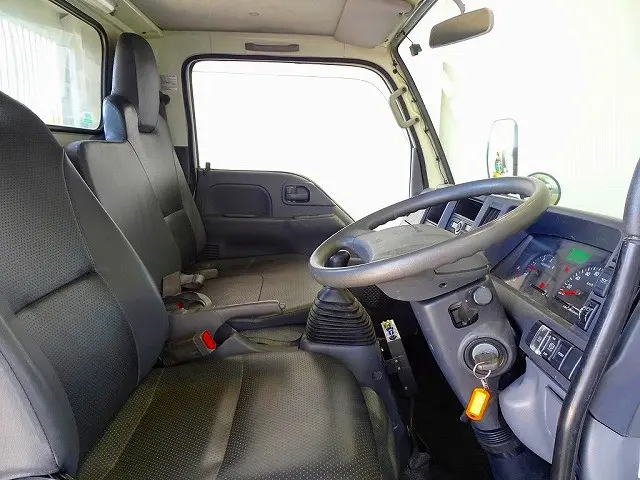 いすゞ エルフ 2PG-NKS88AN(4WD)の写真6